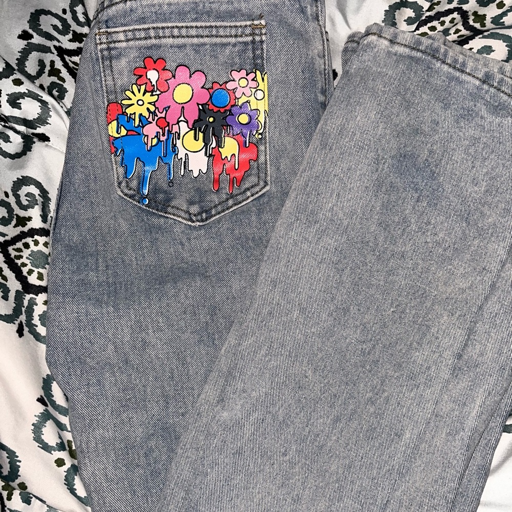 Light washed high waisted flared saggy jeans